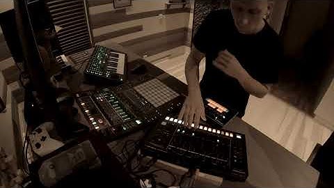 Techno Sunday Session 004 // Roland Mx1, Tb-3, System1, Tr-8s