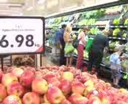 News report from ABC News regarding the potential takeover of Coles Group by Wesfarmers.