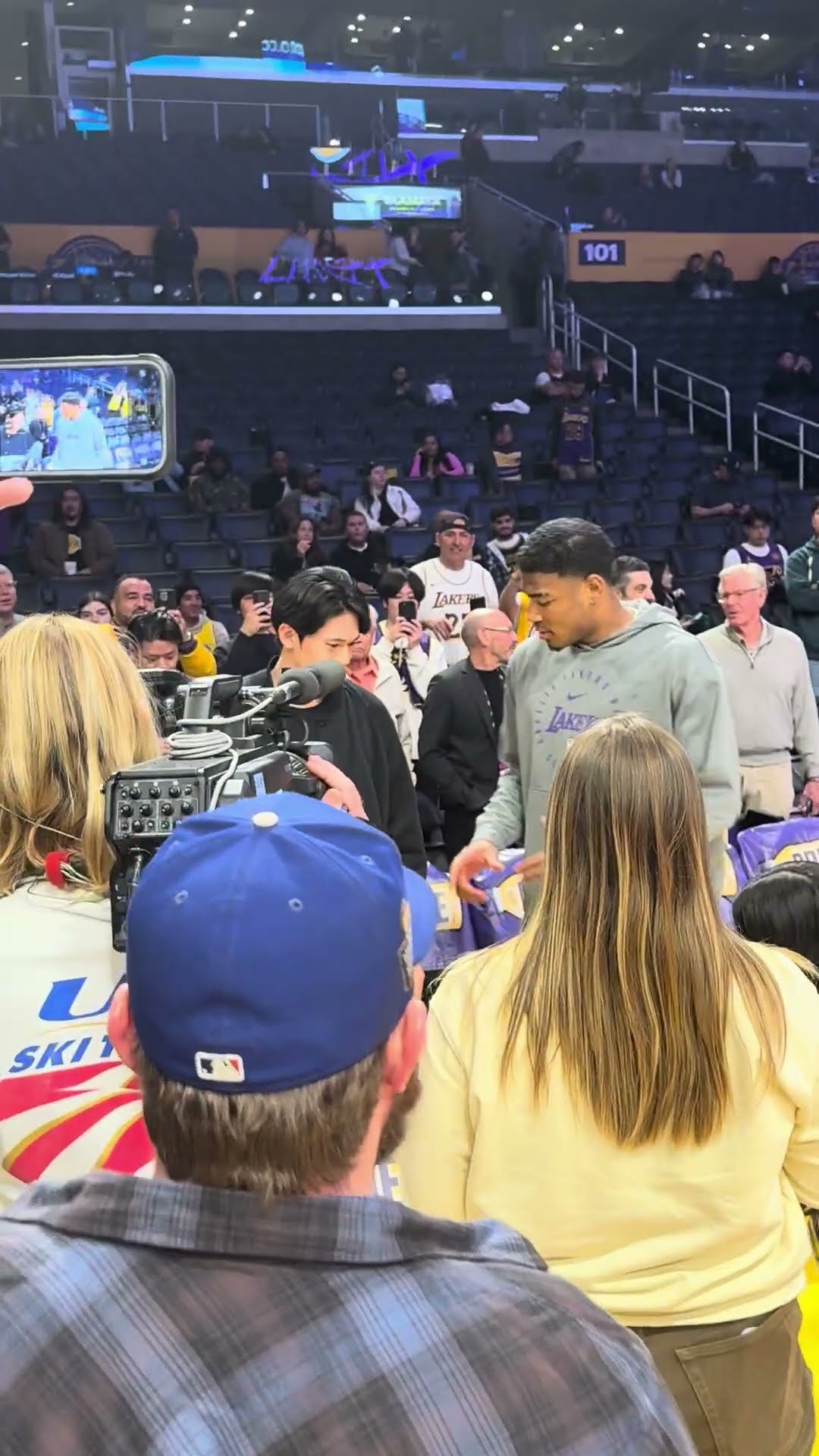 Dodgers' Roki Sasaki Meets Fellow Japanese Star Lakers' Rui