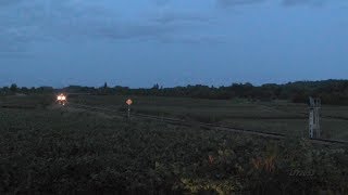 La 66032 passe au crépuscule à Santenay