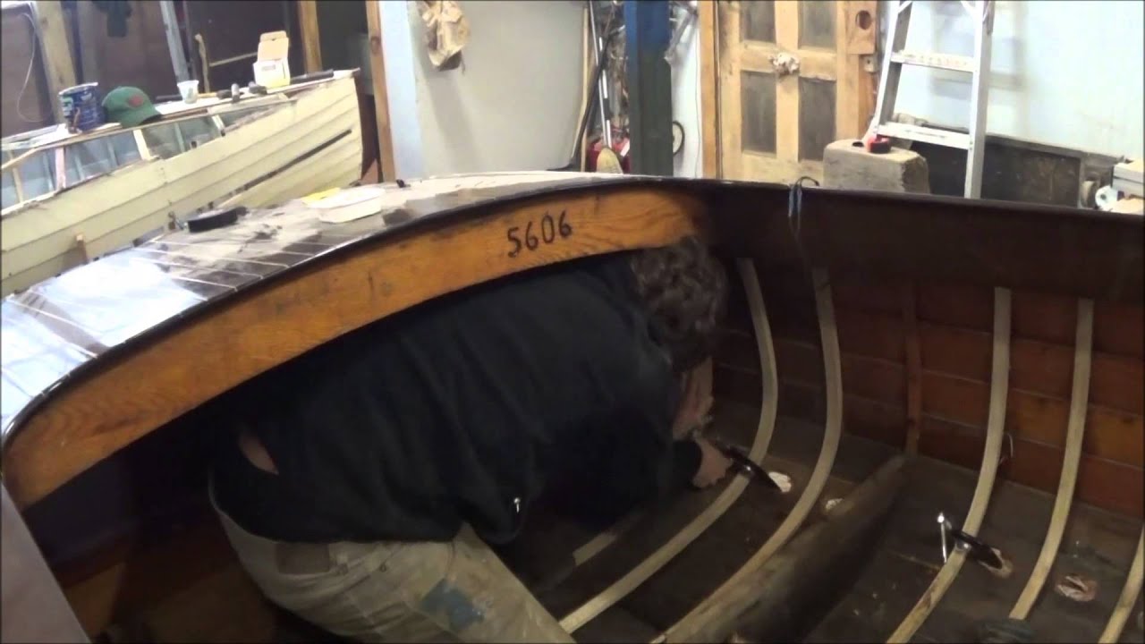 Speed record for installing oak ribs into a wooden boat 