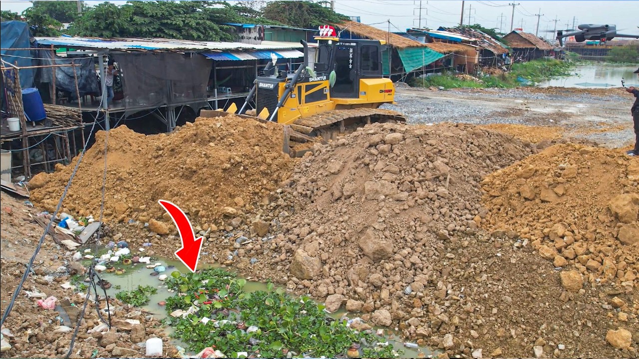 Wonderful Bulldozer SHANTUI Push Stone Into Mud, Dump Truck 25Ton Unloading Stone Filling