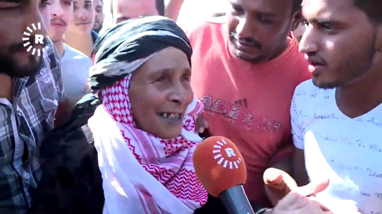 مواطنون عرب من أهالي تل تمر بكوردستان سوريا يرحبون بعودة القوات الحكومية