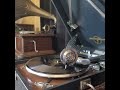 淡谷 のり子 ♪來る來るサーカス♪ 1933年 78rpm record. Columbia Model No G ー 241 phonograph