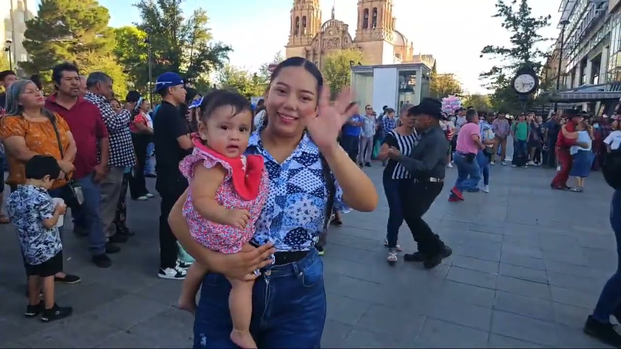 Tierra de encuentro y alegria Chihuahua querid,baile y musica.