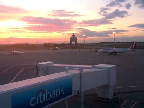 Videó: Mi a bermudai repülőtér neve?
