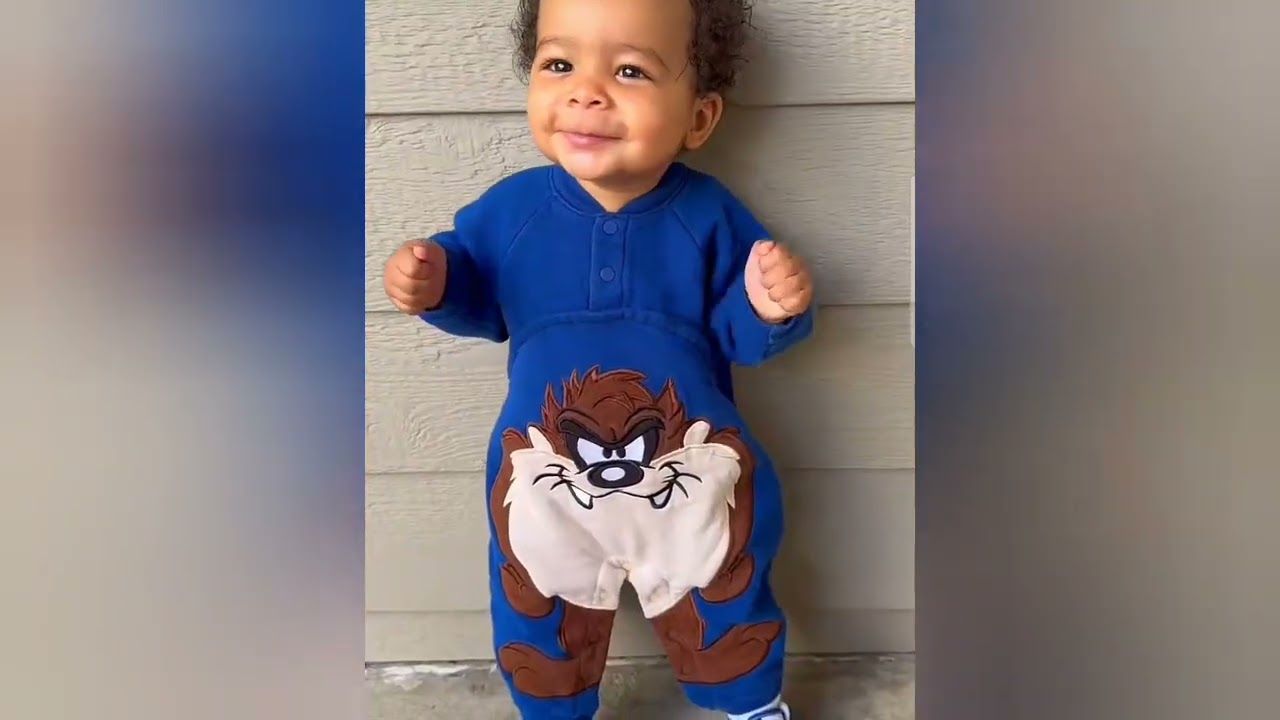 СКАИ ДЖЕКСОН ВЫСТАВЛЯЕТ МИЛЫЕ НАРЯДЫ СВОЕГО СЫНА КАСАИ НА ВЫСТАВКУ | Скай Джексон катает Касаи на...