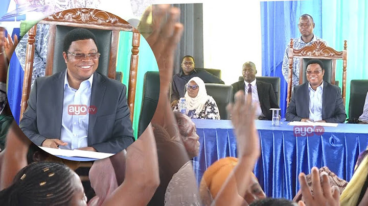 WAZIRI MKUU MAJALIWA AKOSHWA NA SINGELI, WANANCHI WANYANYUKA KUCHEZA MBELE YA MKUTANO