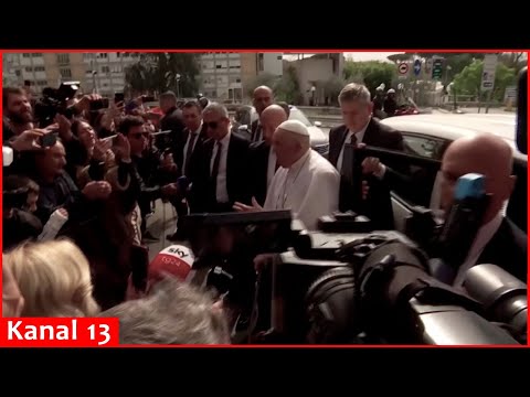 MOMENT: Pope Francis leaves hospital, saying 'I'm still alive'