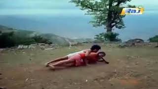 Boobs pressed | hot mallu aunty | actress hot | sexyyy screenshot 3