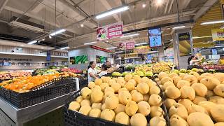 What Is a Supermarket Like in a Small Chinese Border City