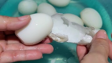 Luộc trứng cách này vỏ tróc lóc không tốn thời gian lột ,tách vỏ dễ  dàng