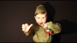 "Священная война" - 4-летний мальчуган поет так, чтобы вся страна встала