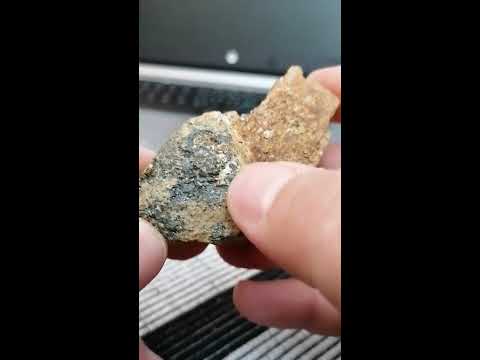 أحجار الذهب مثال لشرح تواجد ترسبات الذهب في عروق الكالسيدوني والفيلدسبار والكالسايت وتعدين الذهب