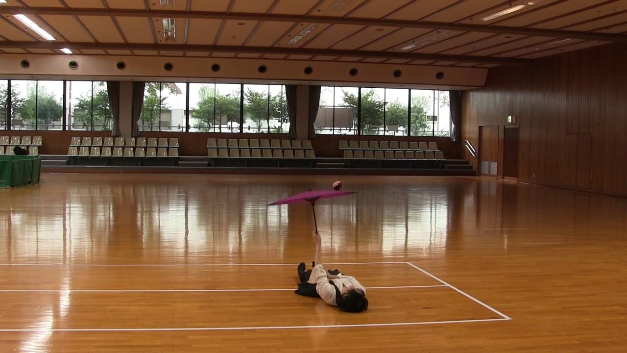 20161015 parasol juggling on the floor YouTube