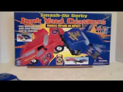 Vintage Smash up Derby Junk Yard Crashers Demolition Set 2000 