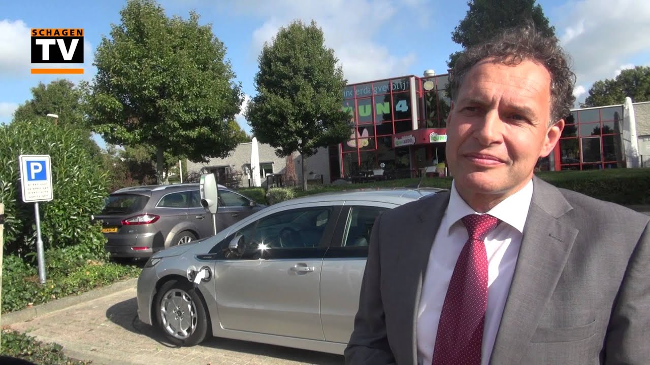Pomp en laadpaal bij De Vries & van de Wiel in Schagen kronno zomber edad