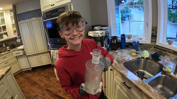 Cutting glass bottles by using hot water