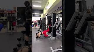 Glute kickback in smith machine