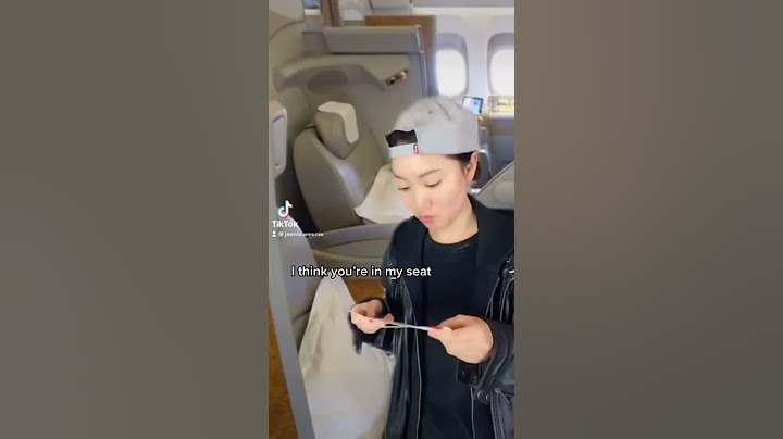 Rude passengers steal someone else’s seat 🤯 #shorts