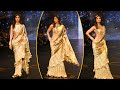 Shilpa Shetty का Golden Saree में रैंप पर दिखा दिलकश अंदाज़, एताशा के लिए बनी Showstopper