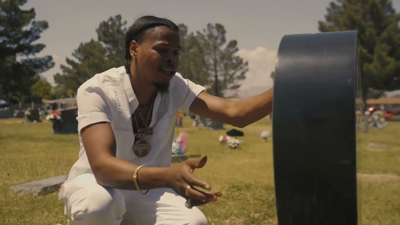 Watch Tr3 Bizzl3 - on my grave (Official Video) on YouTube Watch Tr3 Bizzl3 - on my grave (Official Video) on YouTube