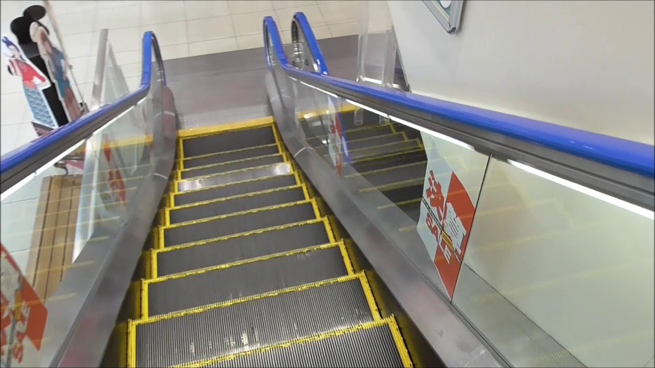 エディオン呉本店のエスカレーター（日立製）Edion Kure-Branch escalator(HITACHI)