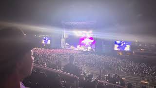 Family Tradition Hank Williams Jr in Concert sticking up for Donald #Trump at .44 seconds 🇺🇸🇺🇸🇺🇸
