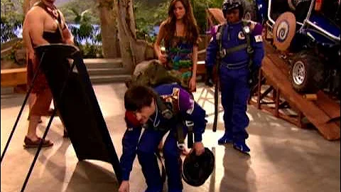 The One About Mikayla's Friends - Episode Clip - Pair of Kings - Disney XD Official