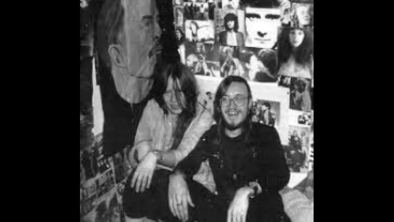 Егор Летов и Янка Дягилева - В каждом доме - YouTube