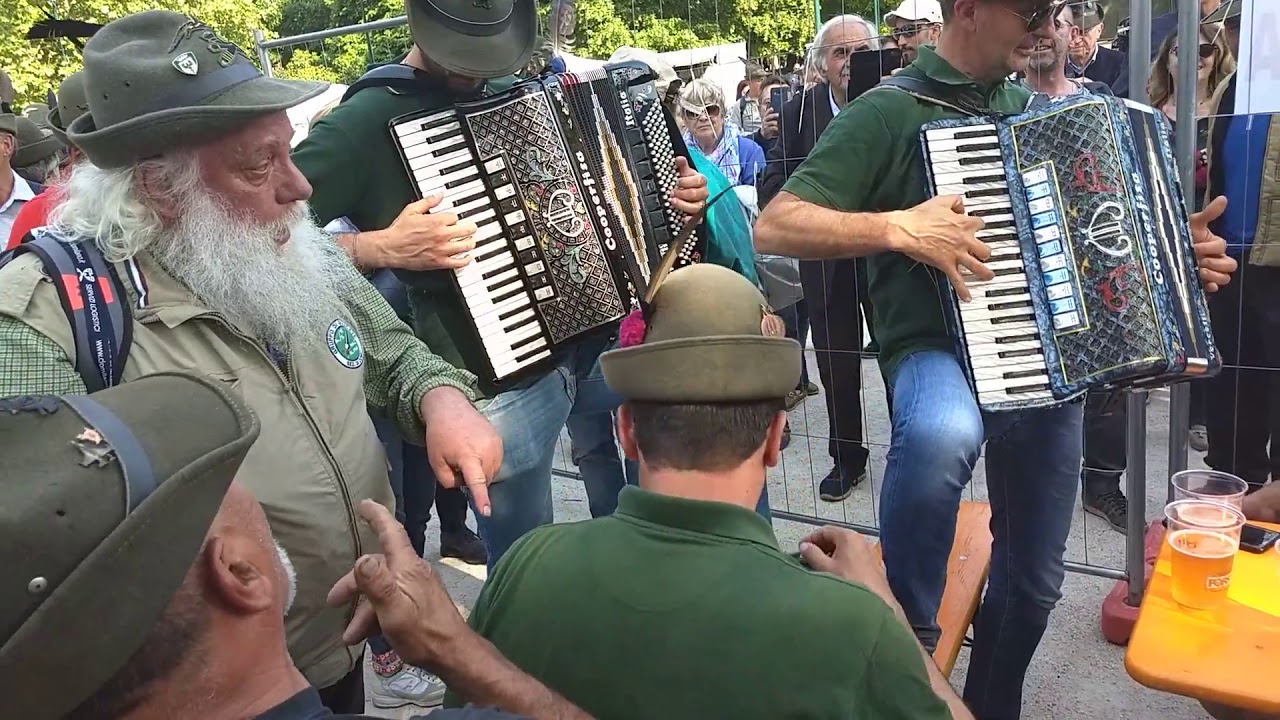 L'uva fogarina- La Valsugana- Marina. Alpini in festa. Parco Sempione, Milano 2019.