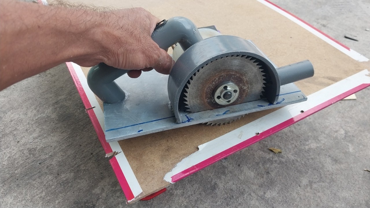 Cách Chế Máy Cưa Đĩa Cầm Tay Từ Ống Nhựa PVC Siêu Đơn Giản | Sáng Tạo Độc Lạ