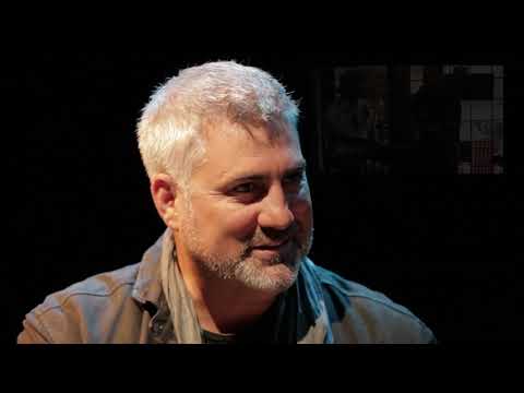 Video: Taylor Hicks netto waarde: Wiki, Getroud, Familie, Trou, Salaris, Broers en susters