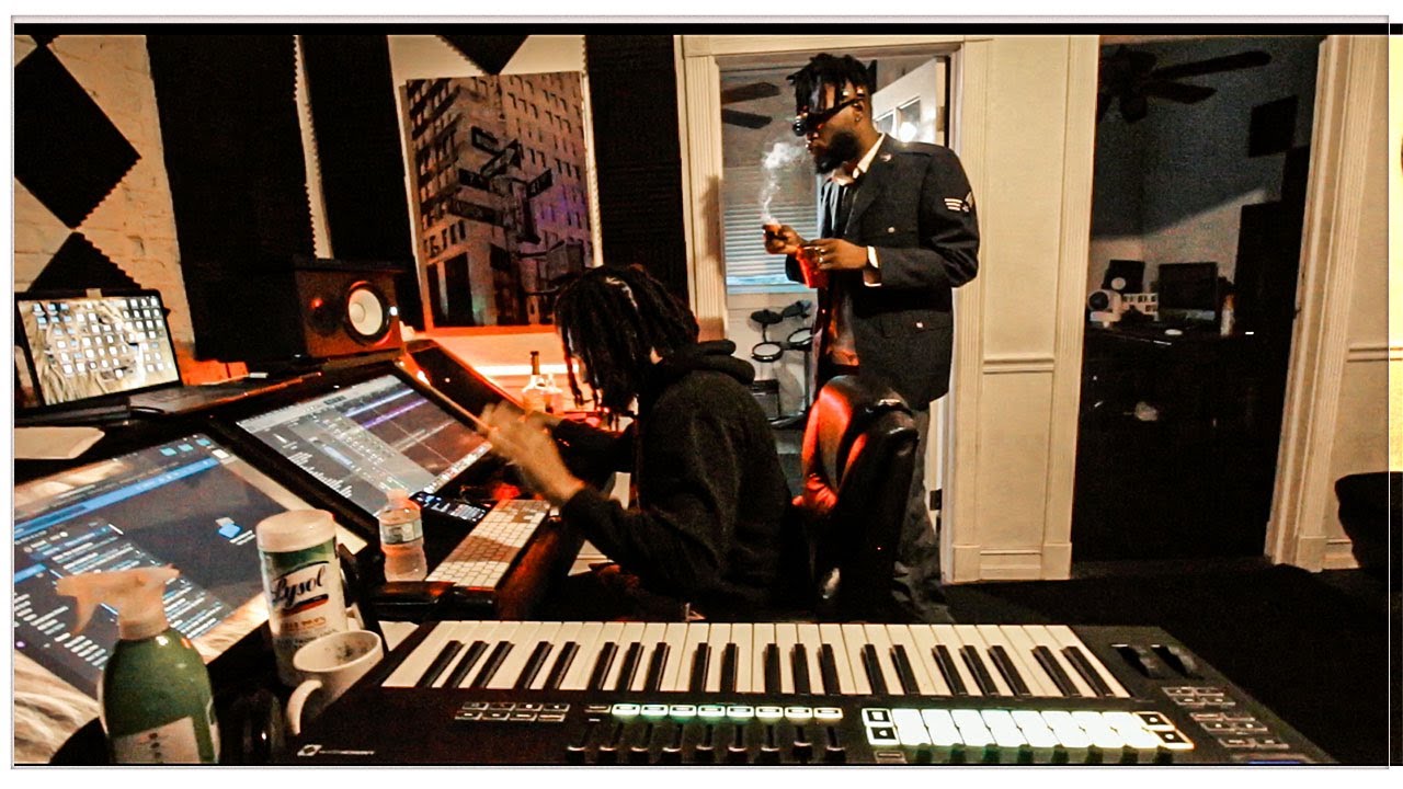 Up An Coming Rapper In The Studio! Mixing,Mastering & Recording - YouTube