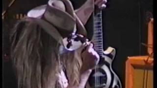 Video voorbeeld van "ZAKK WYLDE W/ PRIDE & GLORY Live! @ Gibson 100th Anniversary 1994"