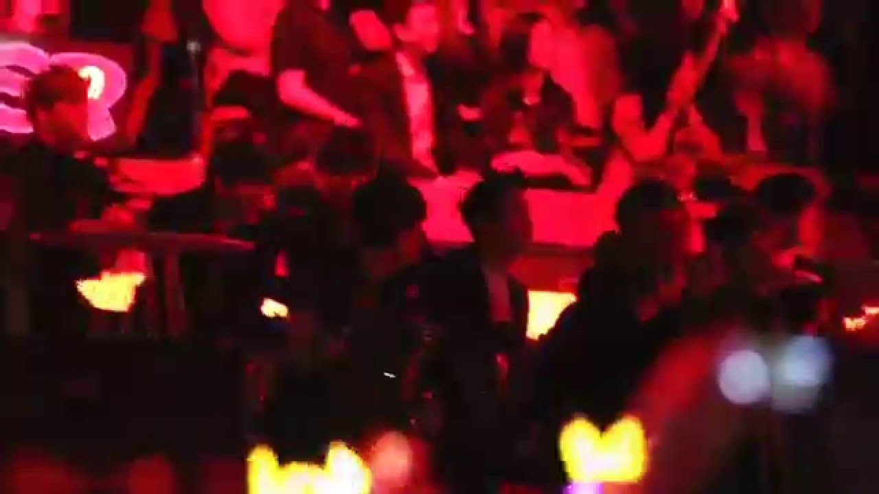 151202 MAMA iKON Watching 2NE1 FIRE