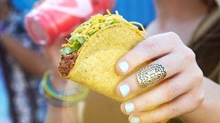 Is Taco Bell Food?
An emailers question about whether they would only eat a Taco Bell for 5 years or never again leads to a lengthy discussion about the ethics of food engineering among other things.
Link To The Full Episode: Giant Bombcast 12/01/2015
http://www.giantbomb.com/podcasts/giant-bombcast-12012015/1600-1432/ Is Taco Bell Food?