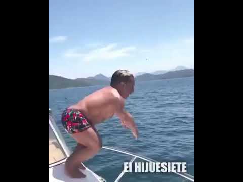 when-a-midget-falls-into-the-water-#2-try-not-to-laugh