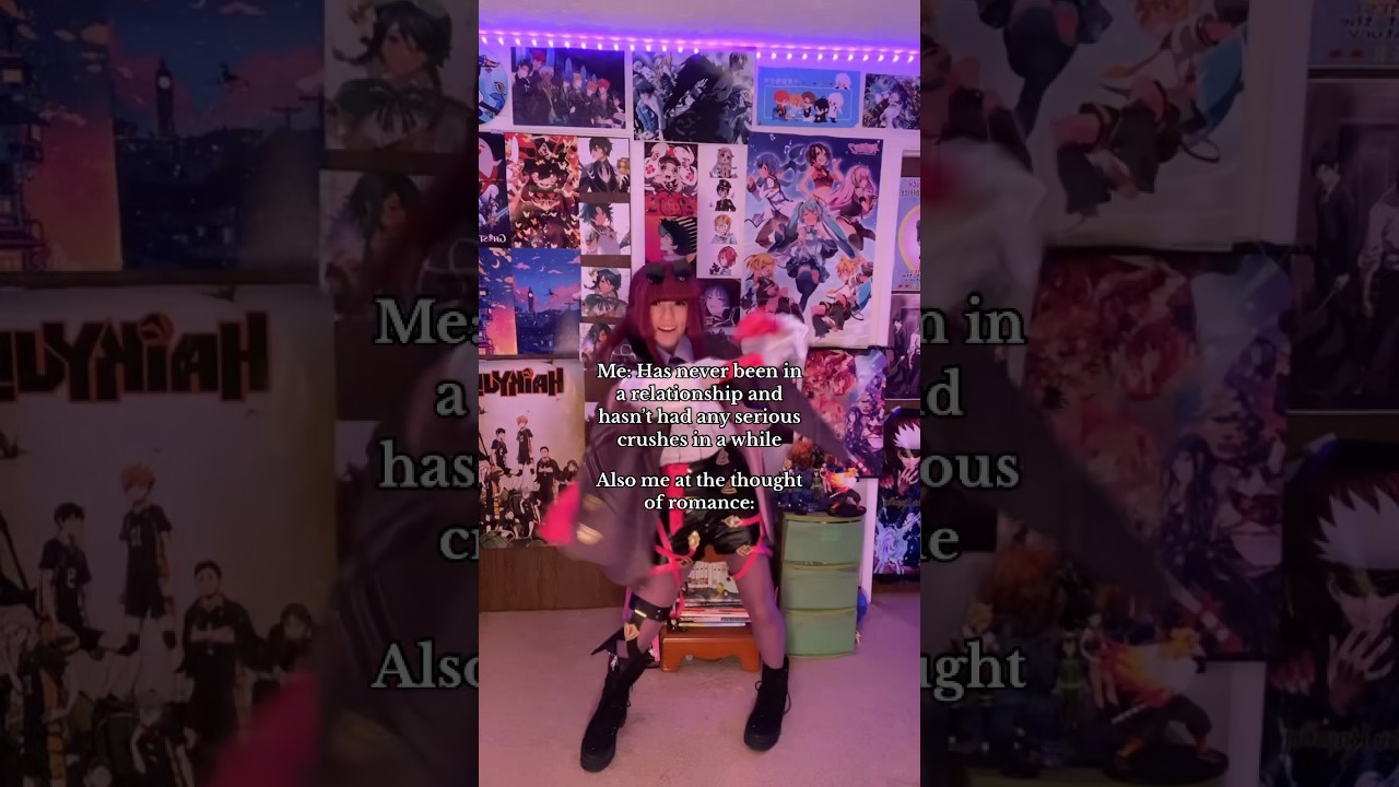 Demi aroace here 🙋‍♀️ #kafkacosplay #hsrcosplay #honkaisrarrailcosplay #kafka #hsr #cosplay