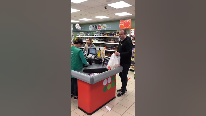Украл шоколадку в магазине по заданию от подписчика 😅 #украл #шоколад #вор