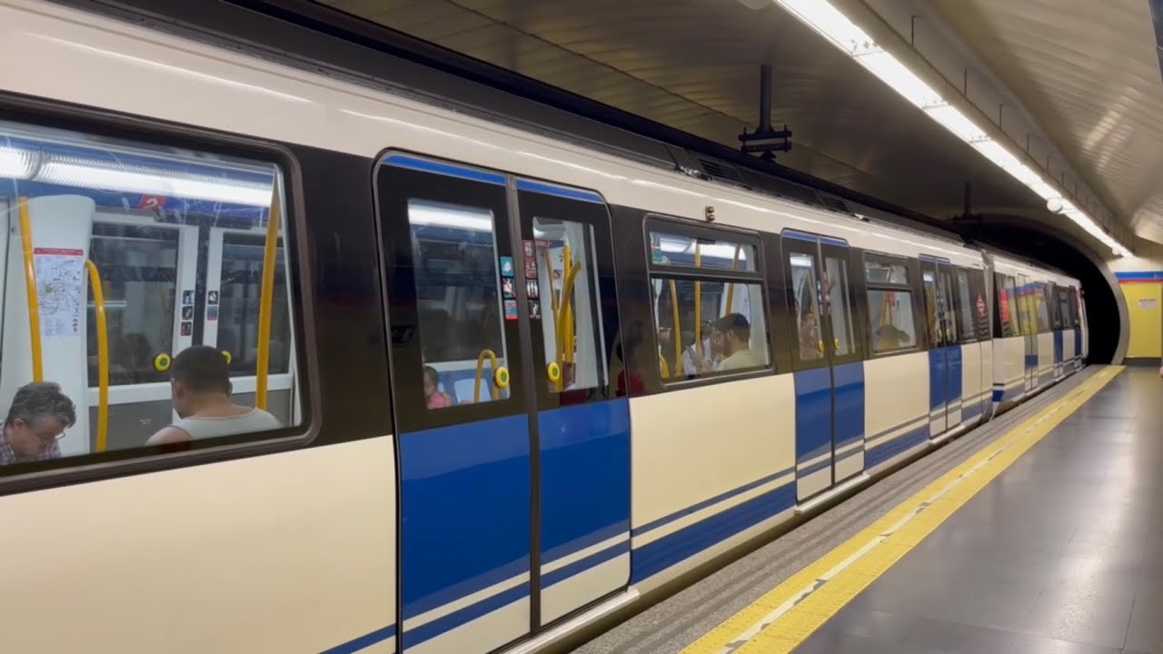 Madrid Metro Trains [07/03/23] - YouTube
