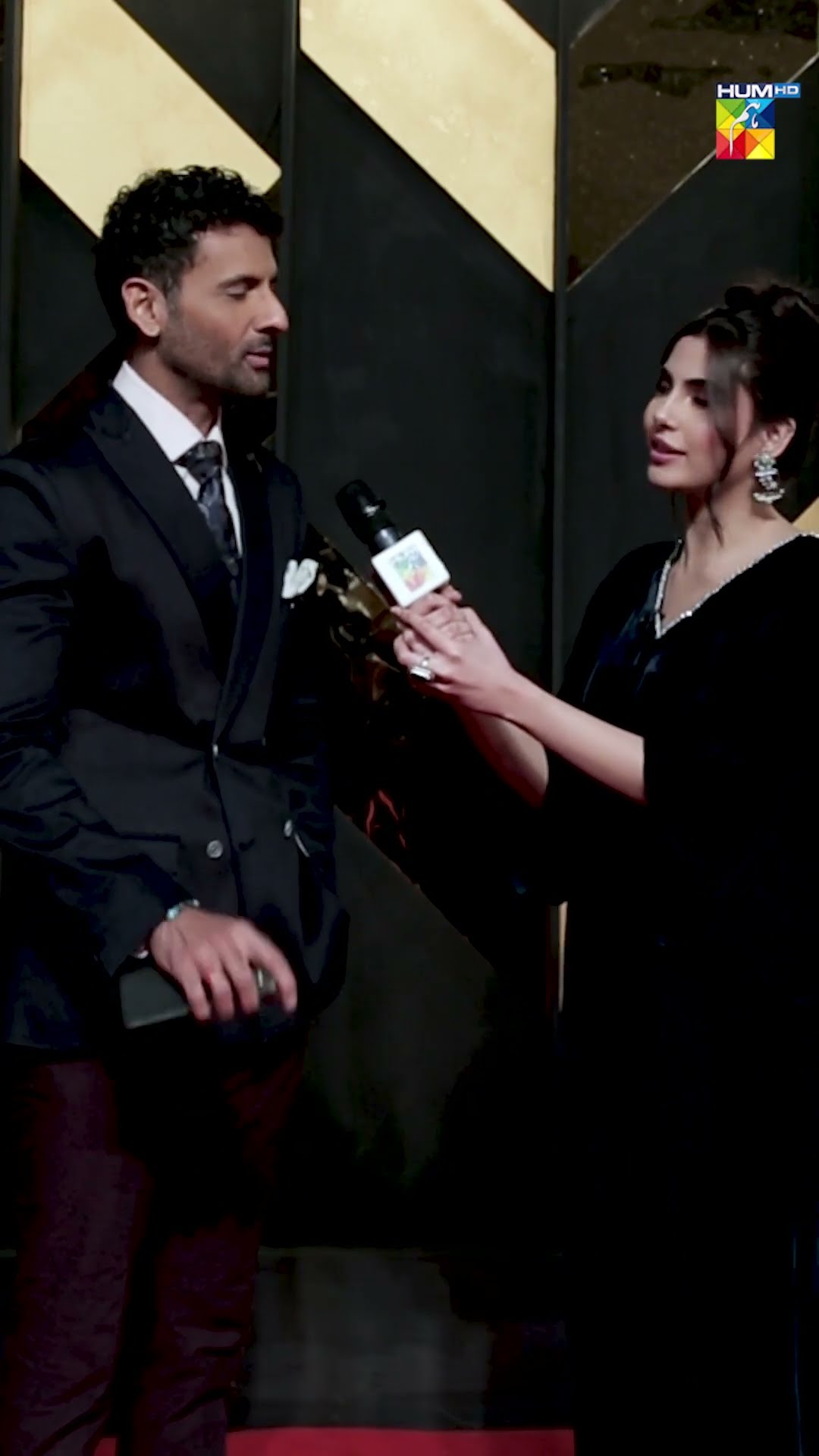 Mohib Mirza lit up the red carpet with his charm \u0026 shared some heartfelt moments in his interview