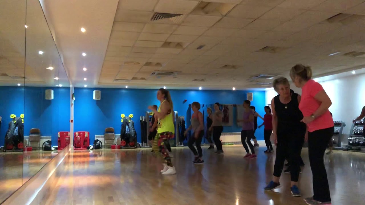 La era del moombhaton Zumba routine