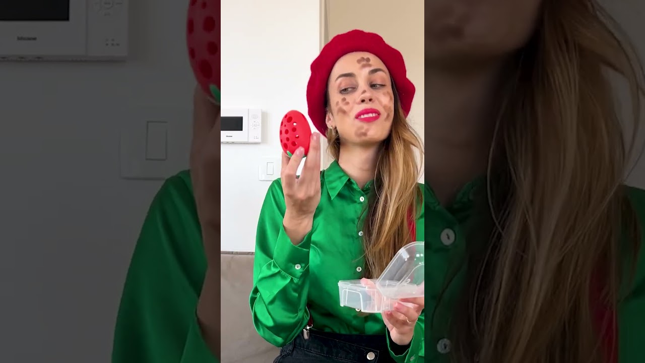 Cat’s New Favorite Gadget? My Beauty Blender! 😼💖 