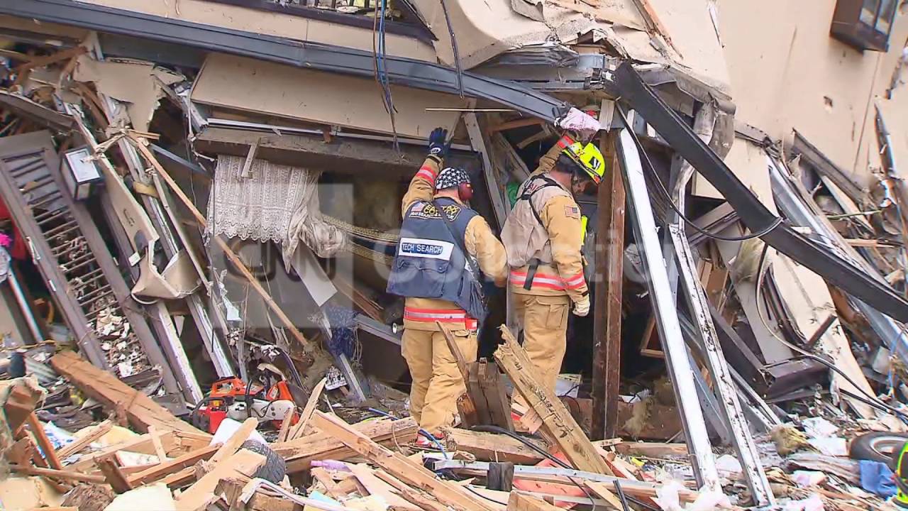 JAPAN  RESCUE WORKERS