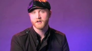 Logan Lynn Hosting "NewNowNext" on Logo - Part 2 - "Feed Me To The Wolves" Video Premier (2008)