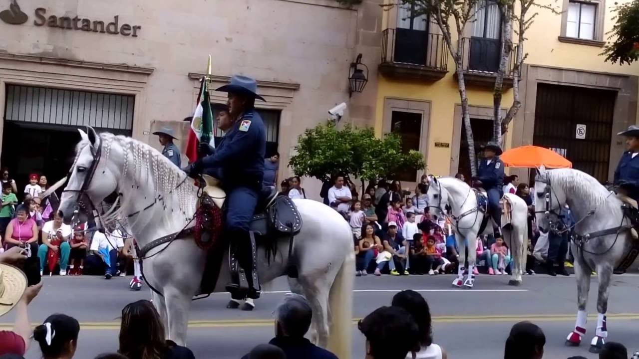 desfile del 30 de septiembre morelia mexico. - YouTube