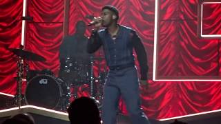 Leon Bridges - Smooth Sailin' (live) 10/4/2018 Agganis Arena, Boston, MA