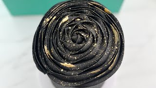 How to make Black Buttercream - طريقة كريمة لون اسود من دون الكثير من ملون الطعام