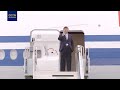 У трапа самолета Си Цзиньпина тепло встретили высокопоставленные чиновники США